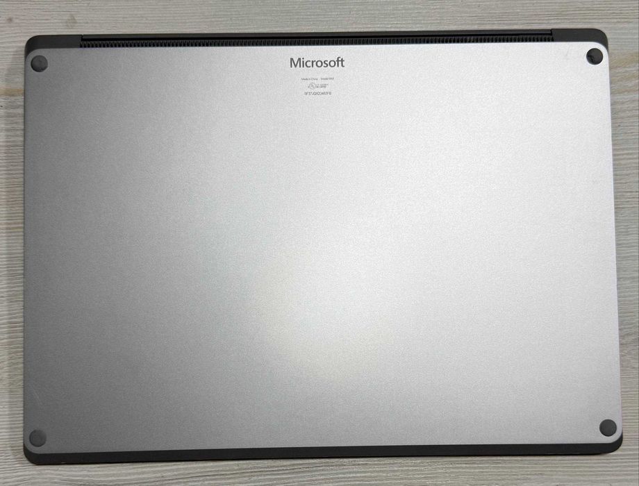 Microsoft Surface Laptop 5 Black 13.5" 2K Сенсор i7 1260U 16GB/512GB