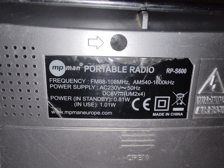 Aparate radio . Unul cu USB
