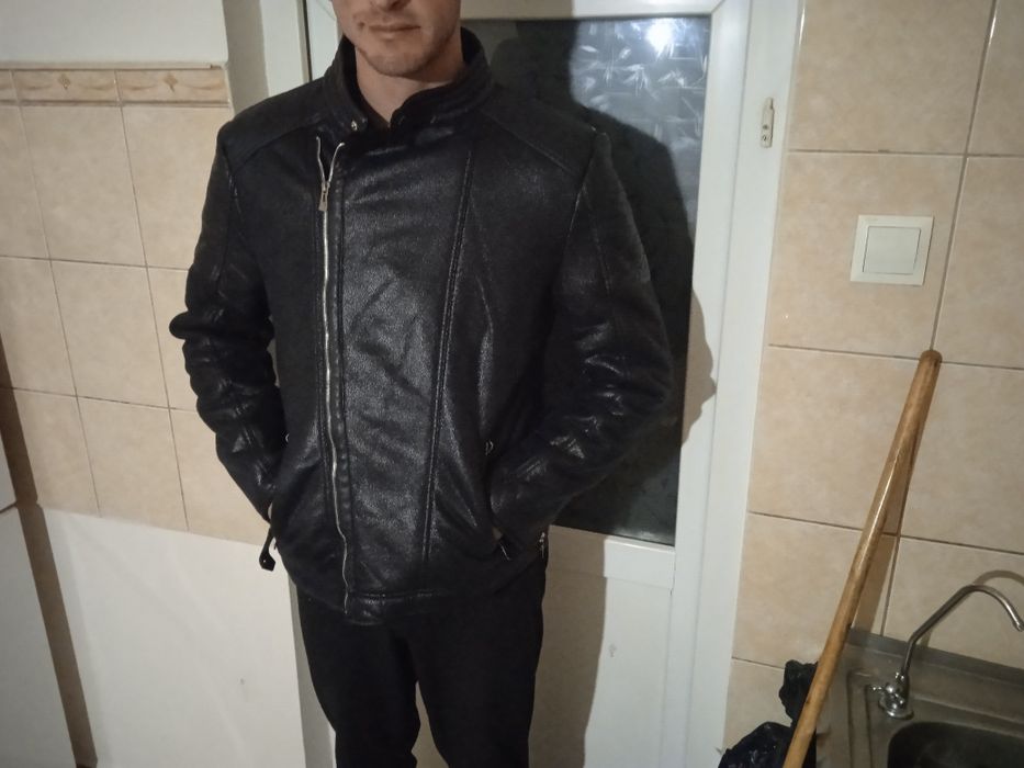Jacketa de piele ecologica