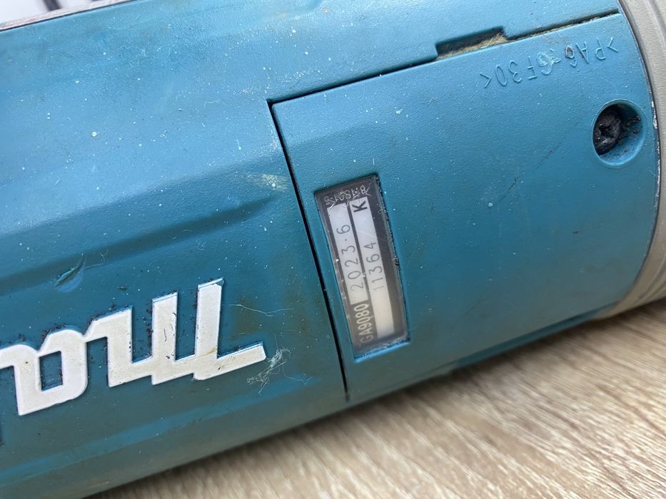 Болгарка Makita GA9080 (Ос14Б)