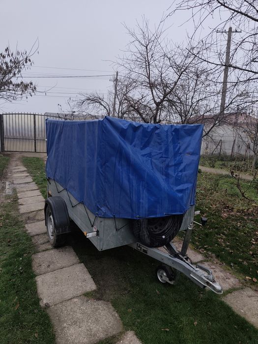 Vând remorcuta auto Stema