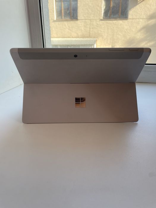 Microsoft Surface Go 1