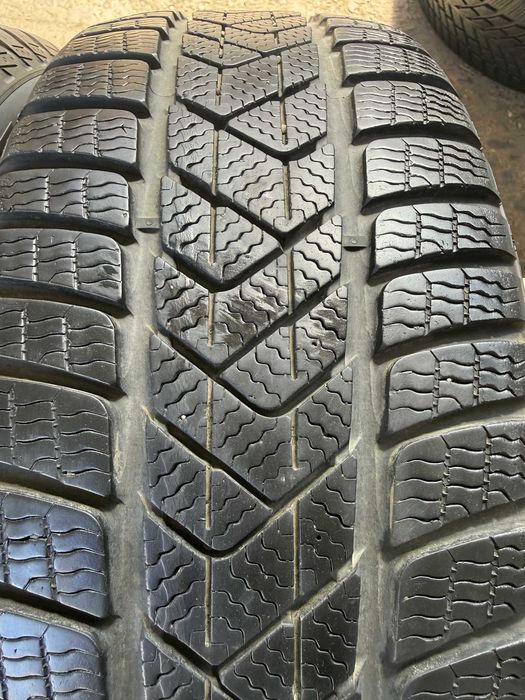 2x Anvelope Iarna 205/55 R16 M+S - Pirelli Sotto Zero 3  MO