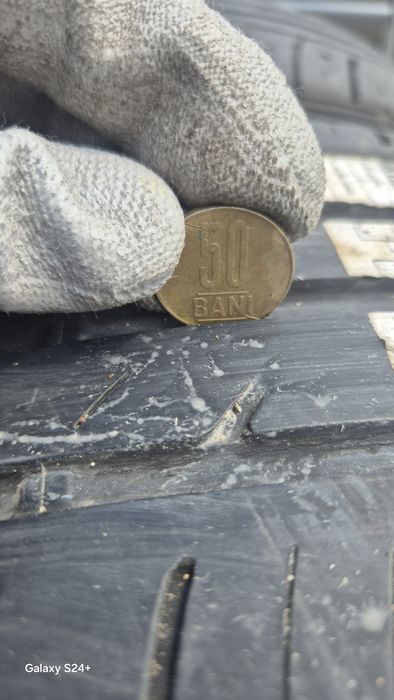 două cauciucuri 215 40 17 ,de vară