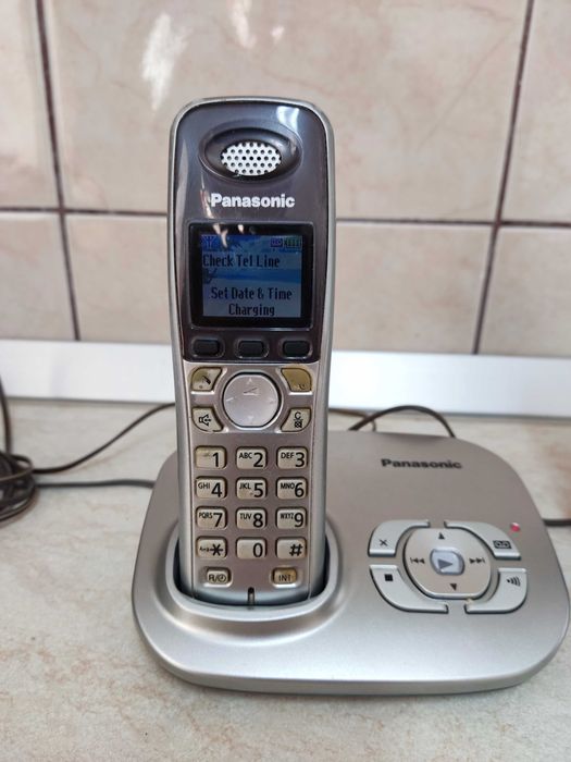 Dect douaTelefoane fara fir Panasonic, model KX-TG8021G