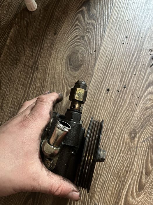 Гур насос виндом 2.5 2.мз