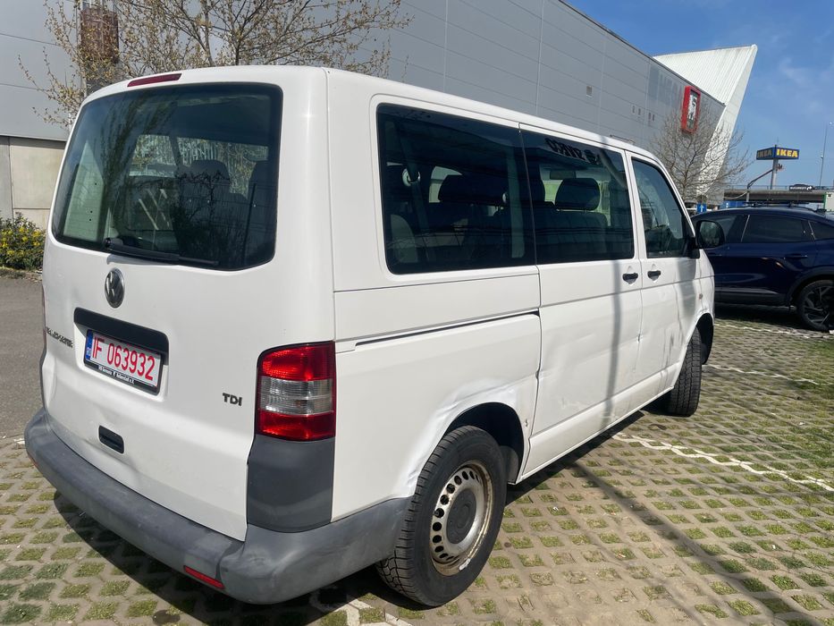 Vânzare Vw Transporter 2.0 TDI 8+1 locuri 7000 euro