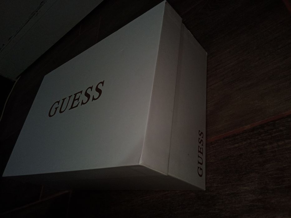 Adidasi/Tenisi GUESS