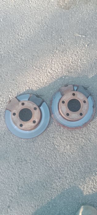 Задни дискове за пасат б5 комби ииииииииии