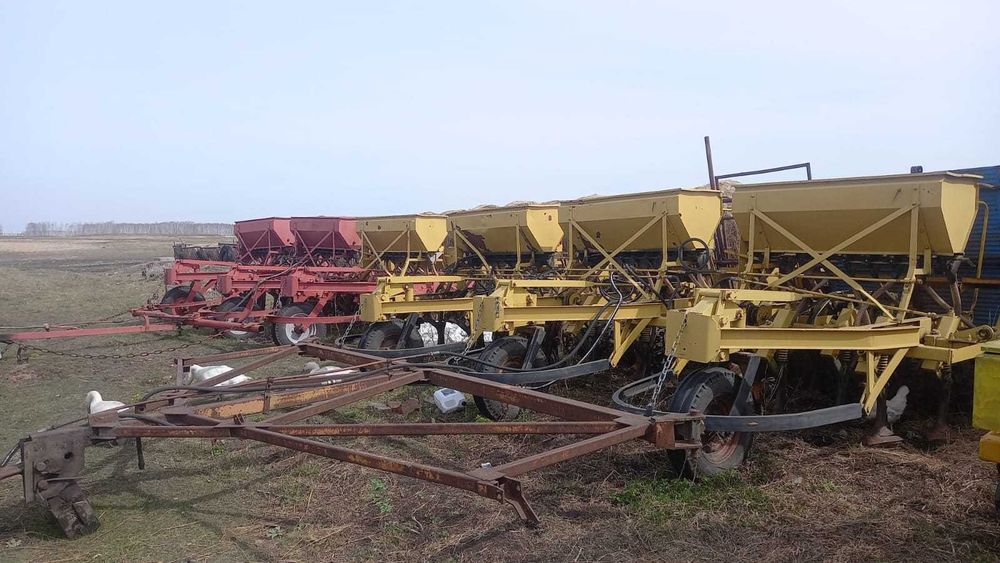 Продам сеялки 8 штук