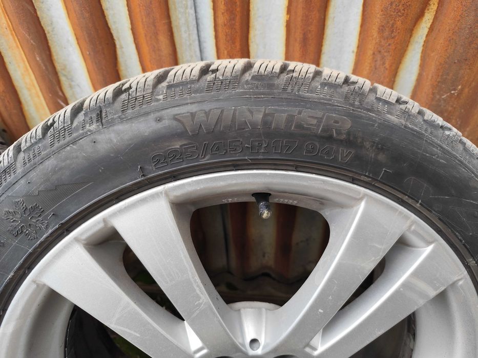 Комплект джанти със зимни гуми 5*110 17