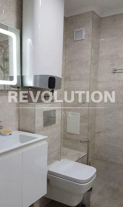 Тристаен апартамент в района на Център!