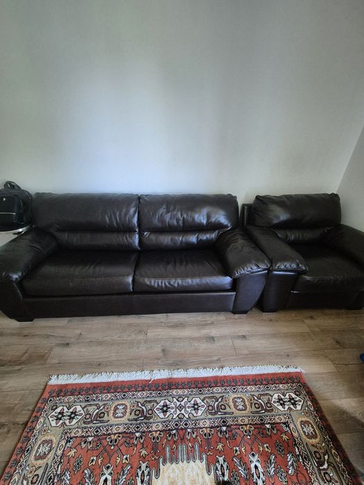 Canapea + fotoliu din piele naturala  maro închis (Wenge) – stare foarte bună