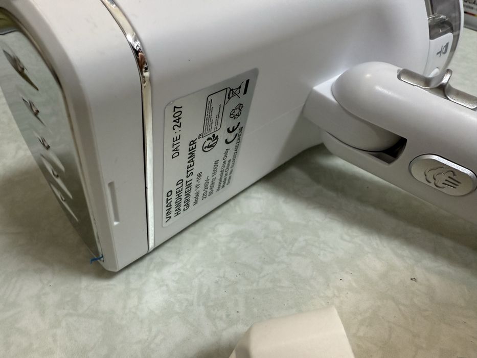 Уред за гладене с пара Vinato (YF-198) 1500W