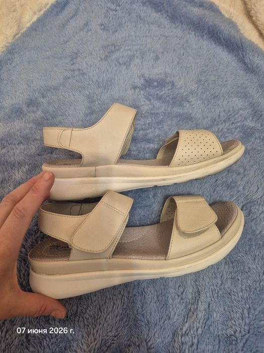 Босоножки женские