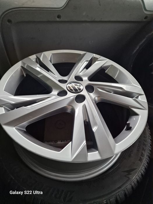 Volksvagen /Skoda Camig 5х100 17 цола Skoda Kamig +Гуми 205 55 17 Brid