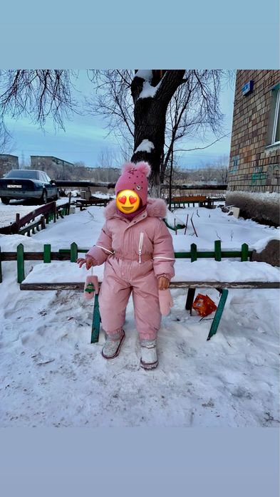 Продаю комбинезон зимний для девочки