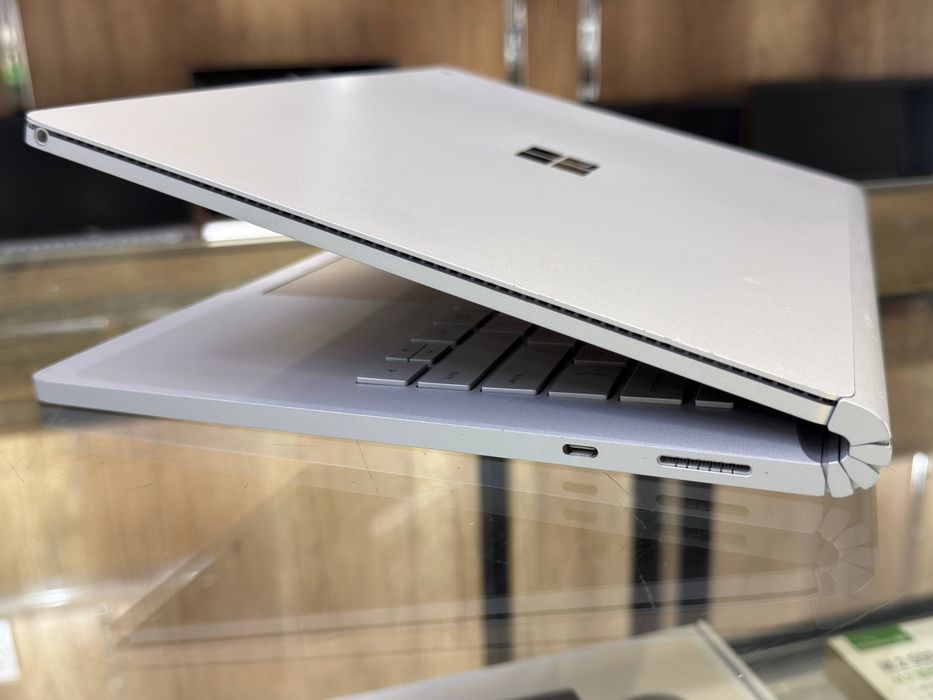 Noutbook Microsoft surface