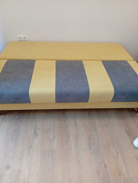 Разтегателен диван