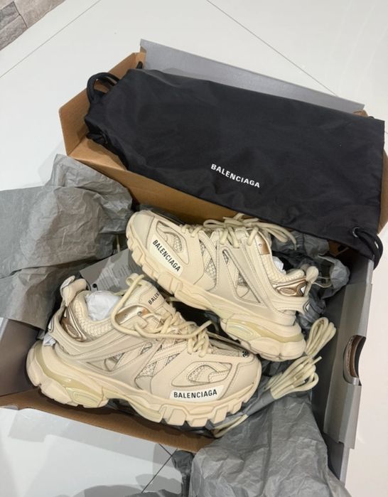 Balenciaga track