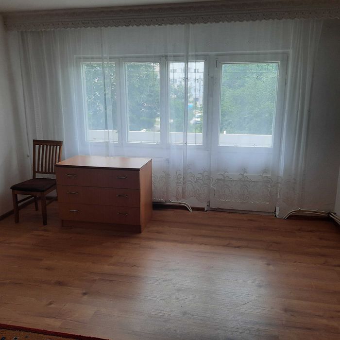 Proprietar inchiriez garsoniera spatioasa zona Arena Mall