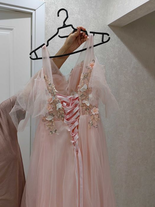 Вечернее платье розовое