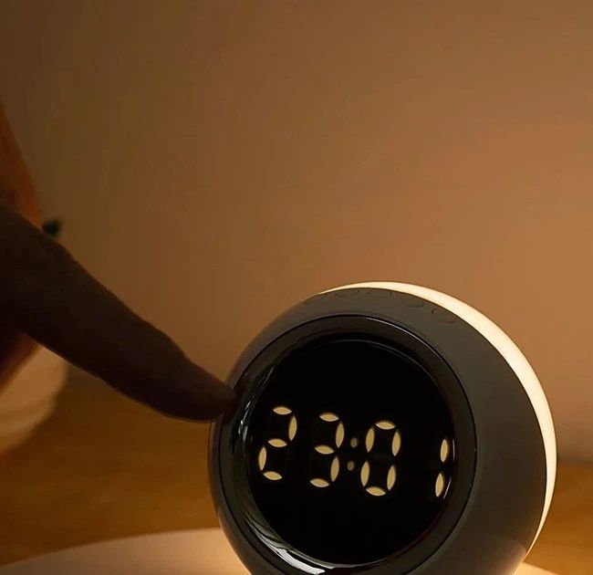 Станция беспроводной зарядки с часами и подсветкой