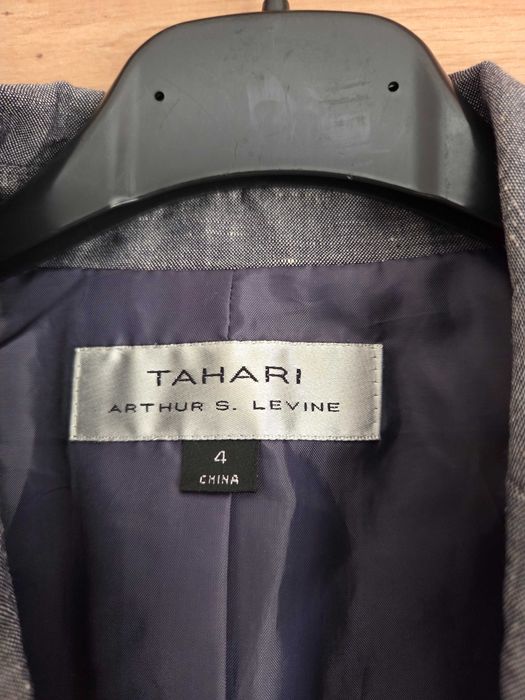 Костюм TAHARI - S размер