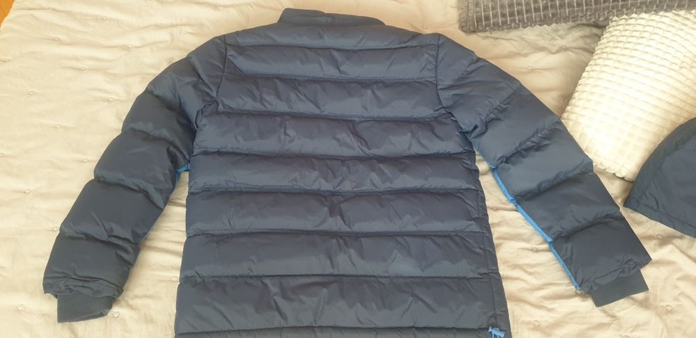 Зимно яке с отделяща се качулка