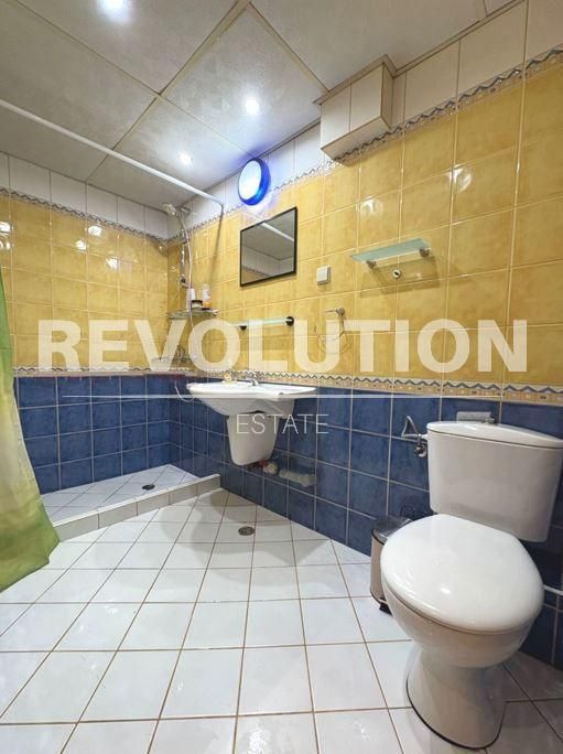 Дава се под наем Двустаен апартамент в Варна, Център - 55 кв.м за 390 € - Снимка #3