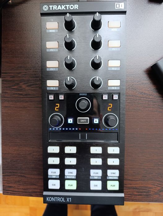 Native Instruments Traktor Kontrol X1