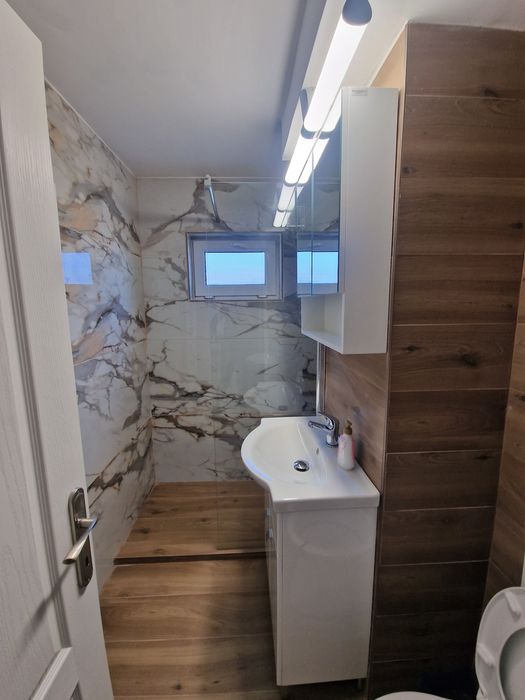 Apartament cu 3 camere de inchiriat