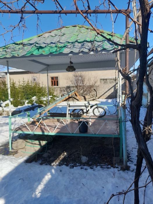 Hovli Uy sotiladi Tovoqsoyda