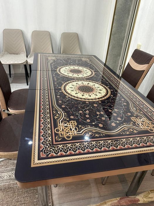 Продам стол стеклянный со стульями