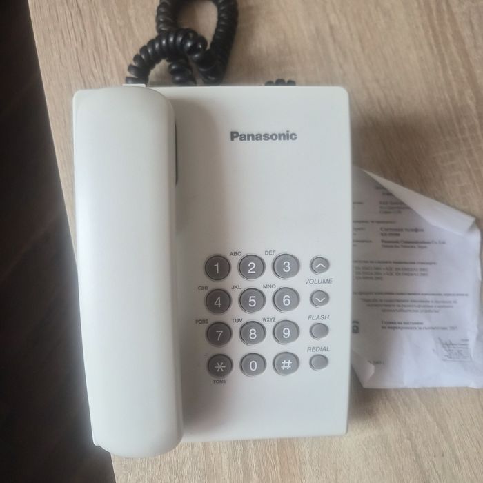 Продавам стационарен телефон Panasonic KX-TS500FX чисто нов