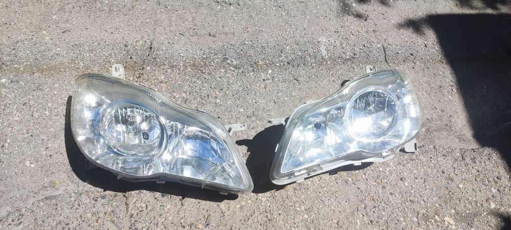 Продам фары Toyota