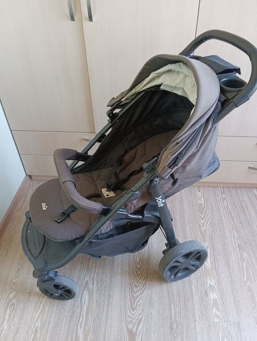 Продам коляску joie