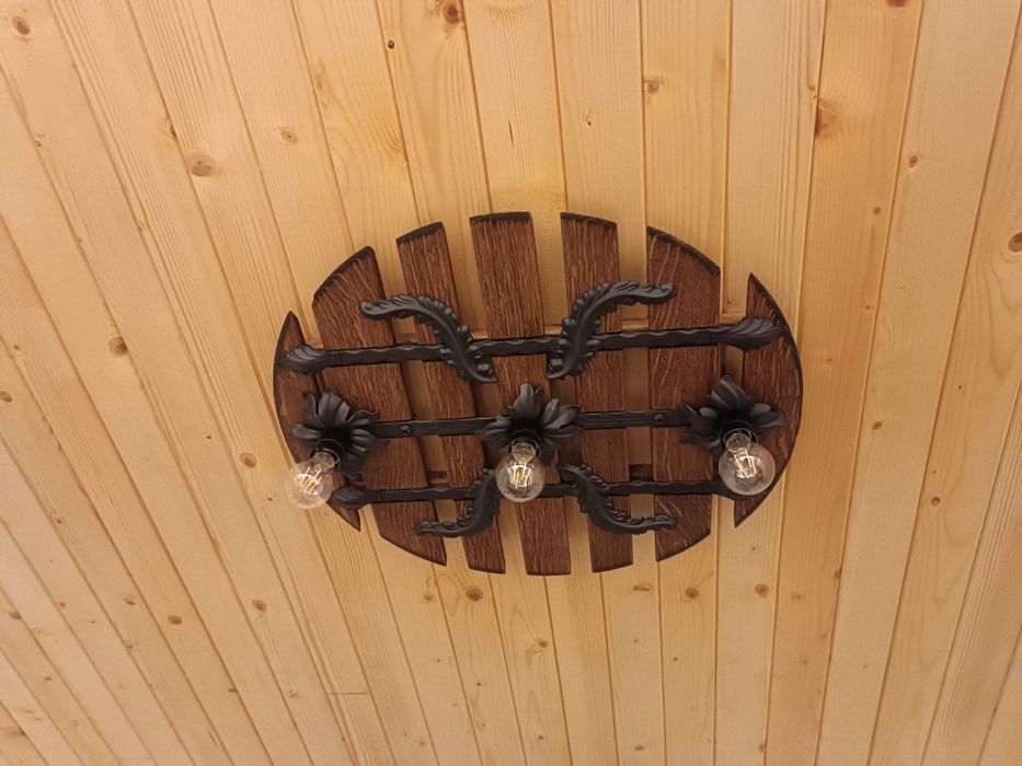 Абажур от дъно на дъбово буре.