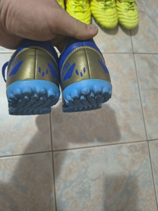 Ghete Adidas Messi sintetic marimea 35.5