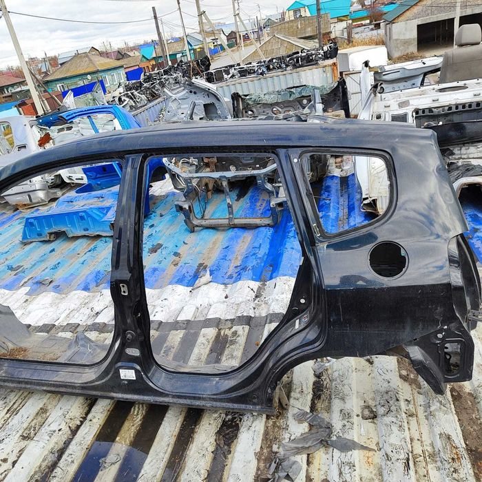 Левая часть кузова Honda Fit I (06-09 USA)