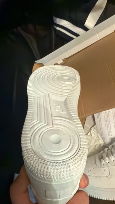 adidasi air force nike albi