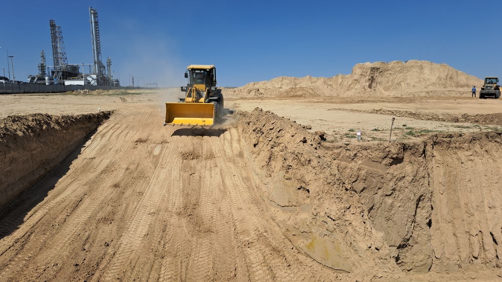 Услуга погрузчика малютка экскаватор145