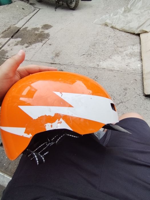 Casca pentru a merge cu bicicleta