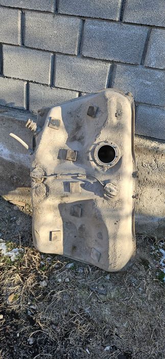 Тойота 30/35 бензин бак