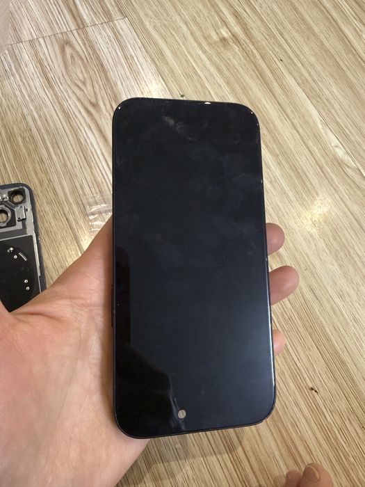 Дисплей и (корпус)- iphone 15