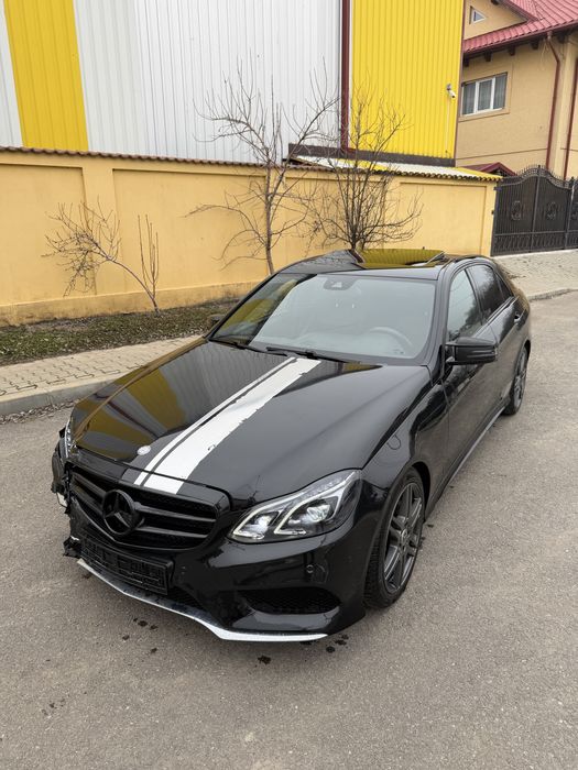 Vand Mercedes E220 2016 Pachet Amg 9G Piele Trapa Usor Avariat / Lovit