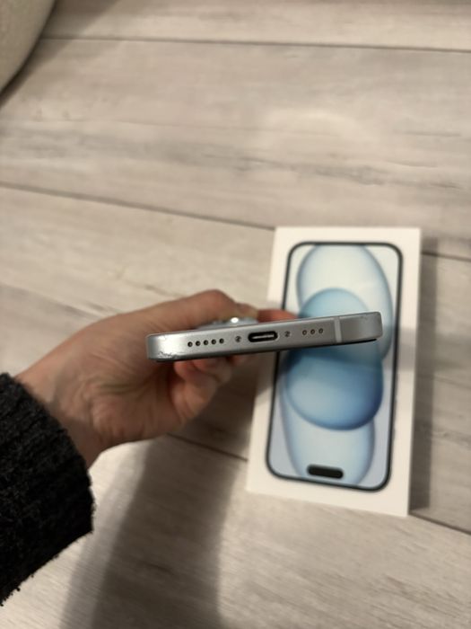 IPhone 15 , 128 GB