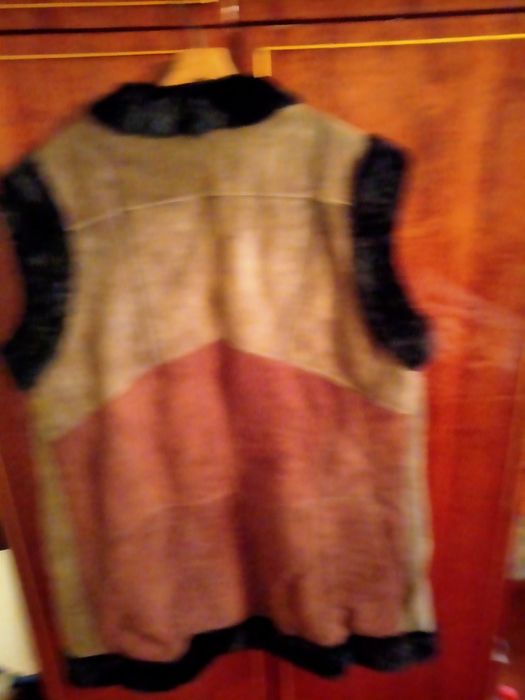 Меховая безрукавка