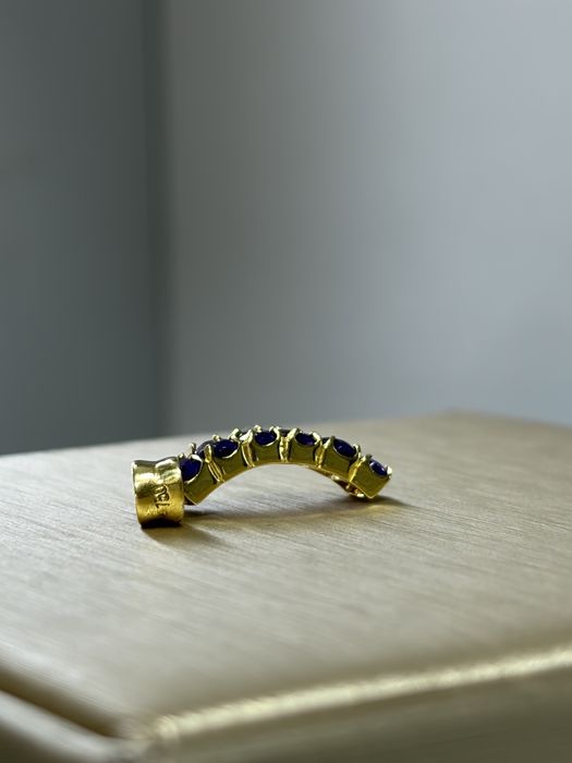 Золотые серьги с александридом