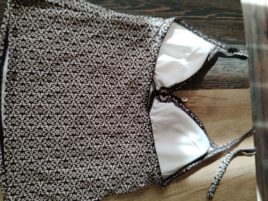 Продавам бански две части